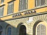 001-ingresso dell'Hotel Silla.jpg
